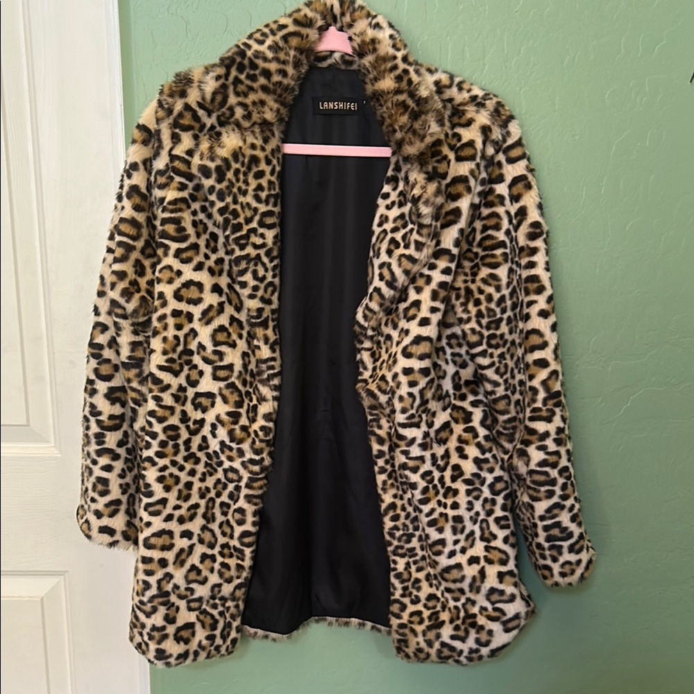 Leopard-printed Jacket